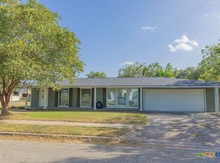 313 3rd St, Cuero, TX 77954