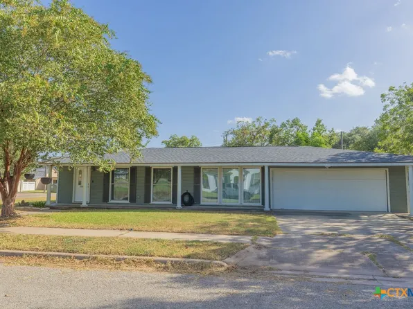 313 3rd St, Cuero, TX 77954
