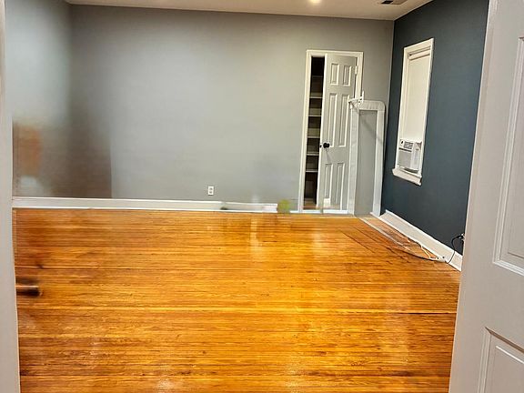 3rd image of 12 Hill St Floor 2