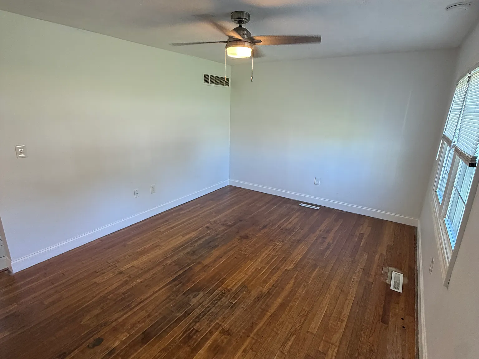 2 bed, 792 sqft, $1,400 — Photo 4