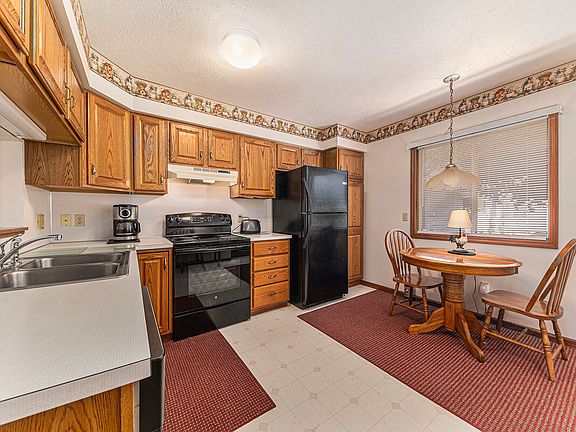 3rd image of 4706 Weston Ave