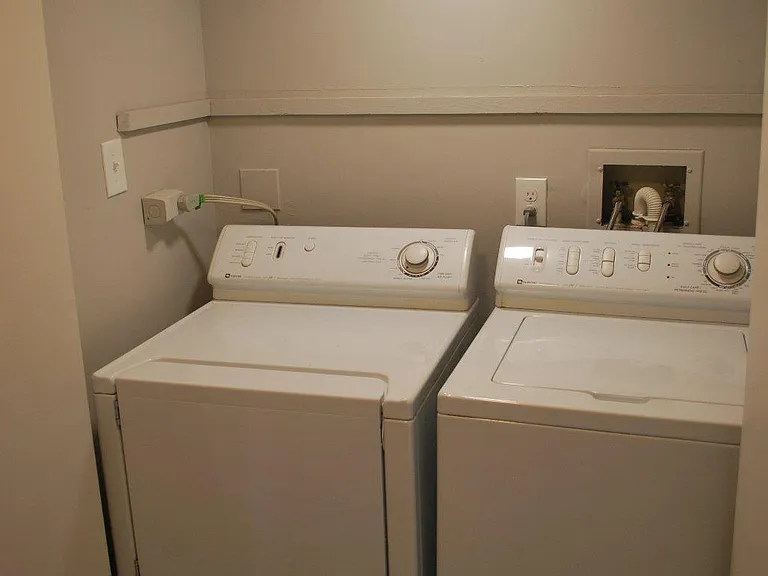 9707 Kings Crown Ct #201 — Photo 9