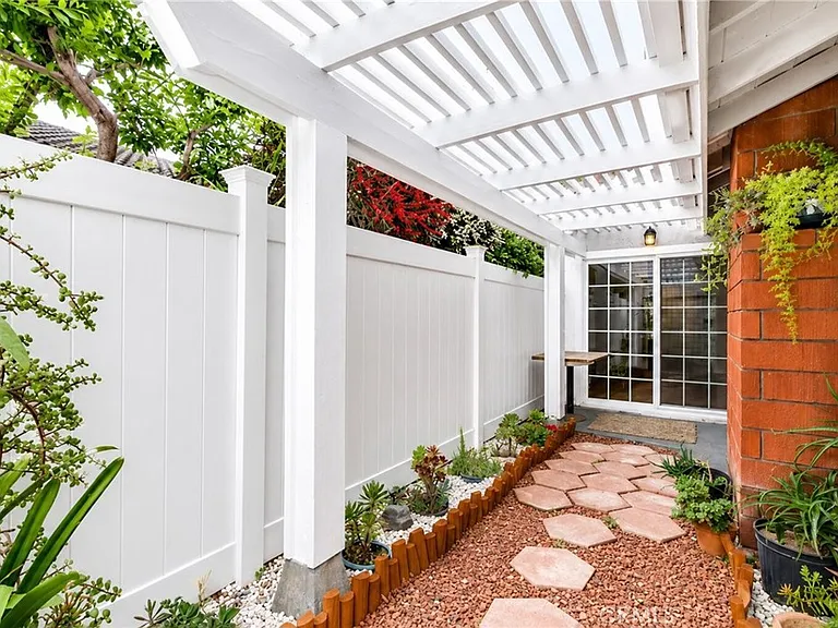 39 Castillo — Photo 18