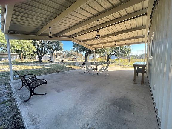 4th image of 1031 Shin Oak Rd