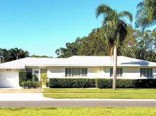 1304 Palm View Ave, Belleair, FL 33756