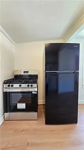 805 Avenue A — Photo 9