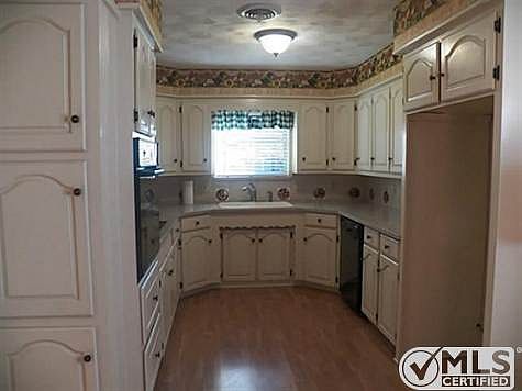 4th image of 403 Lanett Cir