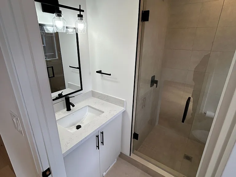 12 Franklin Ave #D — Photo 11