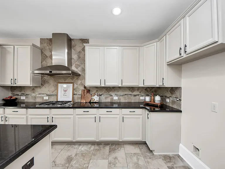 9815 Patricia Haven Ln — Photo 20