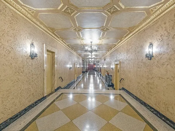 24 5th Avenue image 9 of 17