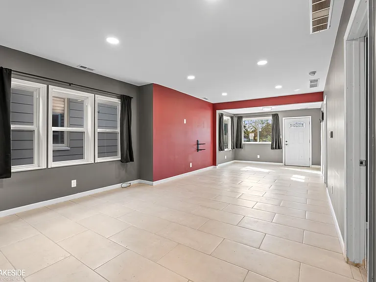 8281 Meadow Ave — Photo 8
