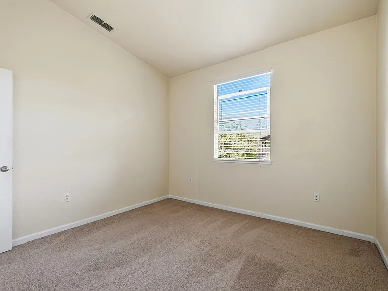425 Regatta Ln #103-00 — Photo 11