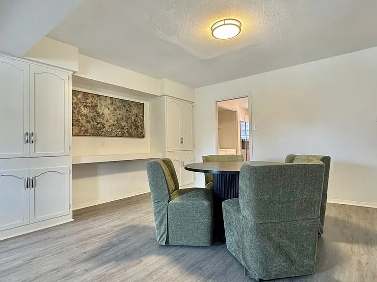 2408 Lindenwood Dr — Photo 11