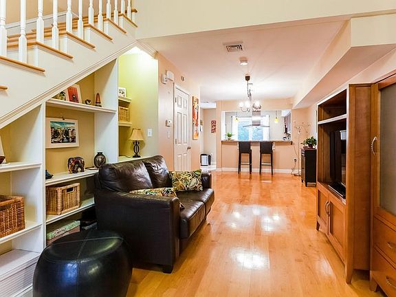 4th image of 27 Saint James Ave Unit 9