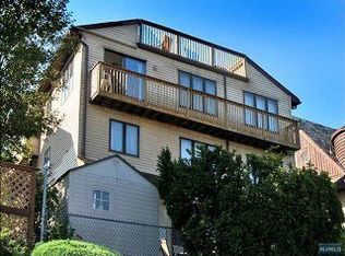 146 Hopper St, Hackensack, NJ 07601