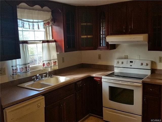 2nd image of 4000 Laurelwood Rd