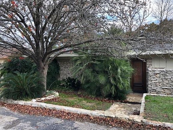 3rd image of 412 Lakeway Dr