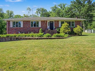 10 Rita Ln, Oak Ridge, NJ, 07438