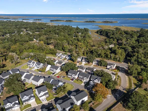 6508 Oak Canopy Drive, Wilmington, NC 28409