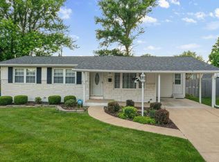 1370 Tahoe Dr, Florissant, MO 63031
