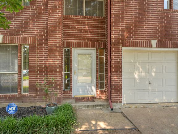 3rd image of 422 Steeplechase Dr