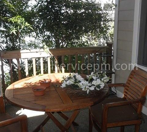 3rd image of 6004 Olive Ave SE