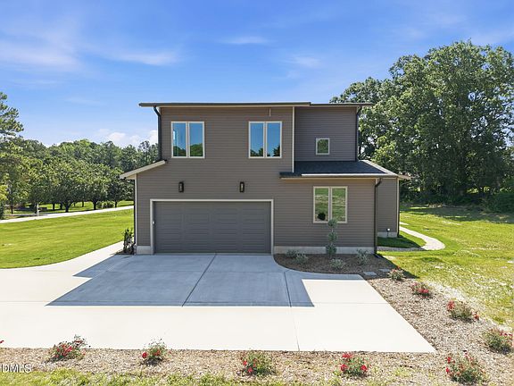 3rd image of 50 Wiggins Rd