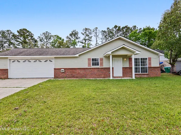 10695 Plummer Cir, Gulfport, MS 39503
