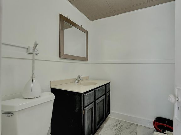 5th image of 2406 J St