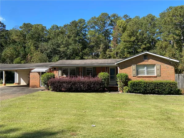 2707 16th Ave, Valley, AL 36854