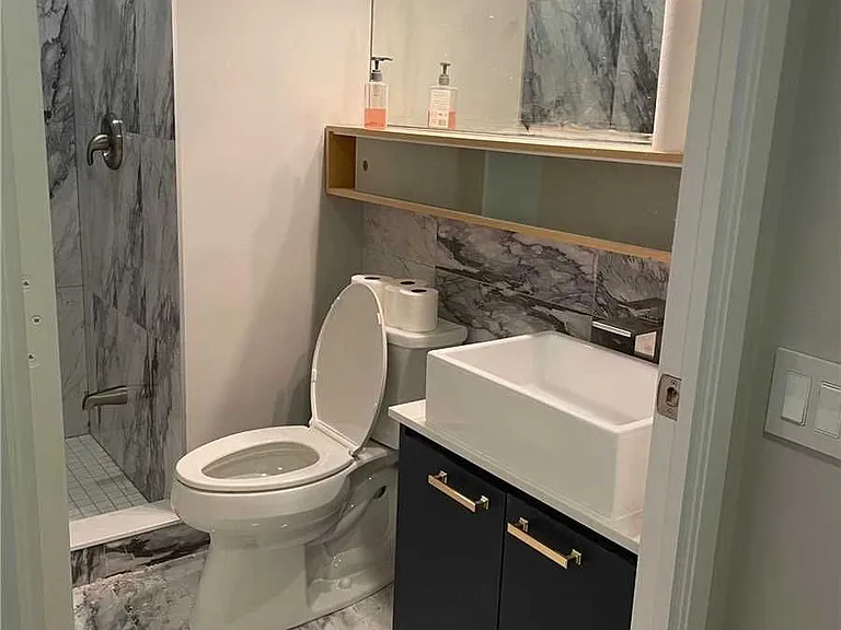 85 Bloor St E #610 — Photo 6