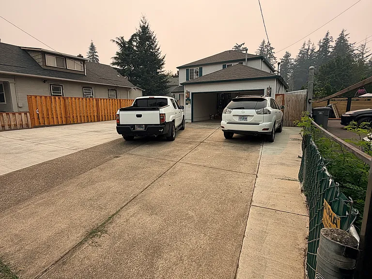 3743 SE 122nd Ave — Photo 4