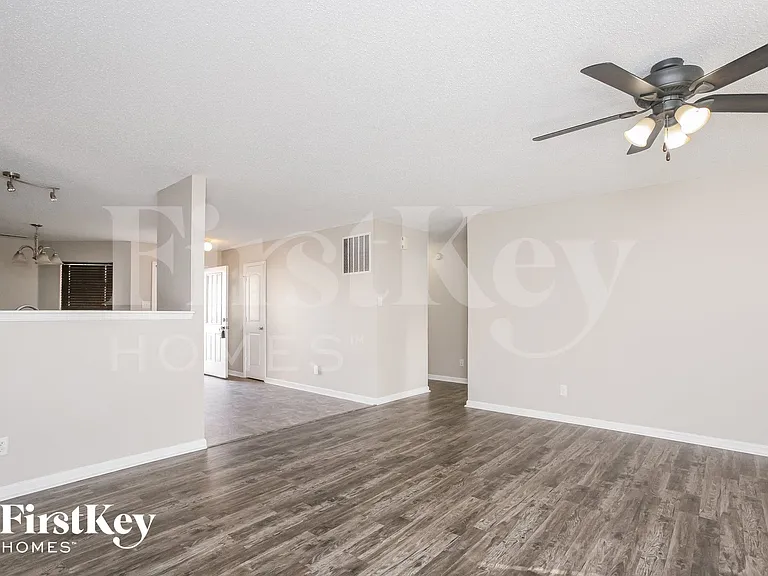 10913 Miller Dr — Photo 5