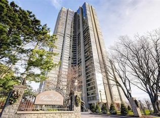 2045 Lake Shore Blvd W #807, Toronto, ON