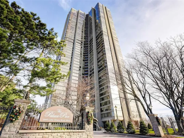 2045 Lake Shore Blvd W #807, Toronto, ON M8V 2Z6