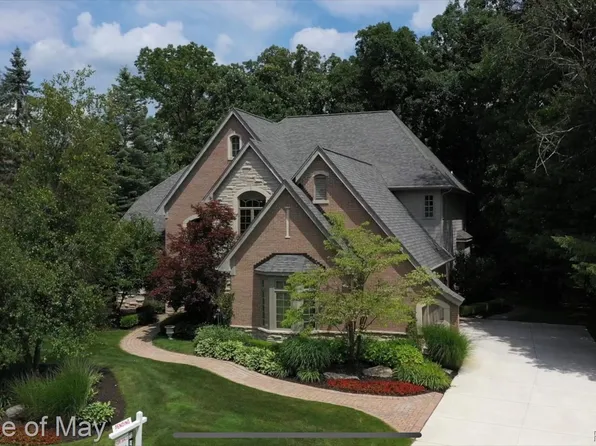 4719 S Ridge Dr, West Bloomfield, MI 48323