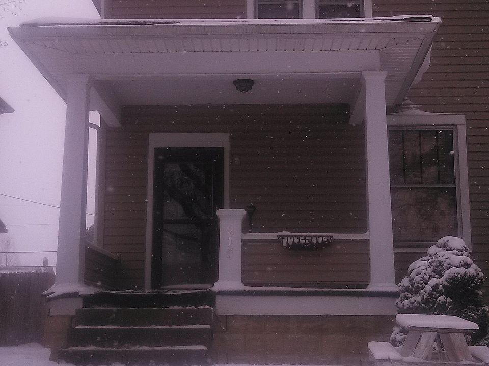 1st image of 215 Oakwood Ave