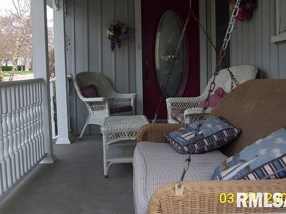 2nd image of 318 W Hollyridge Cir