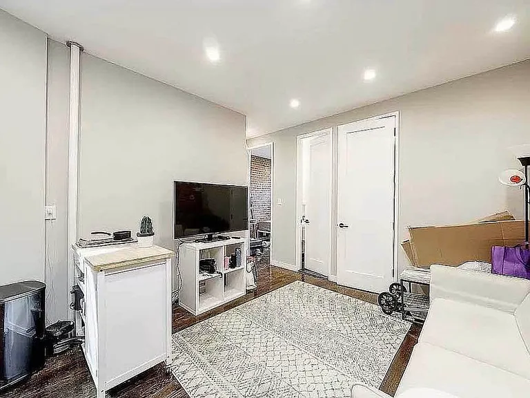 332 E 19th St #3F — Photo 2