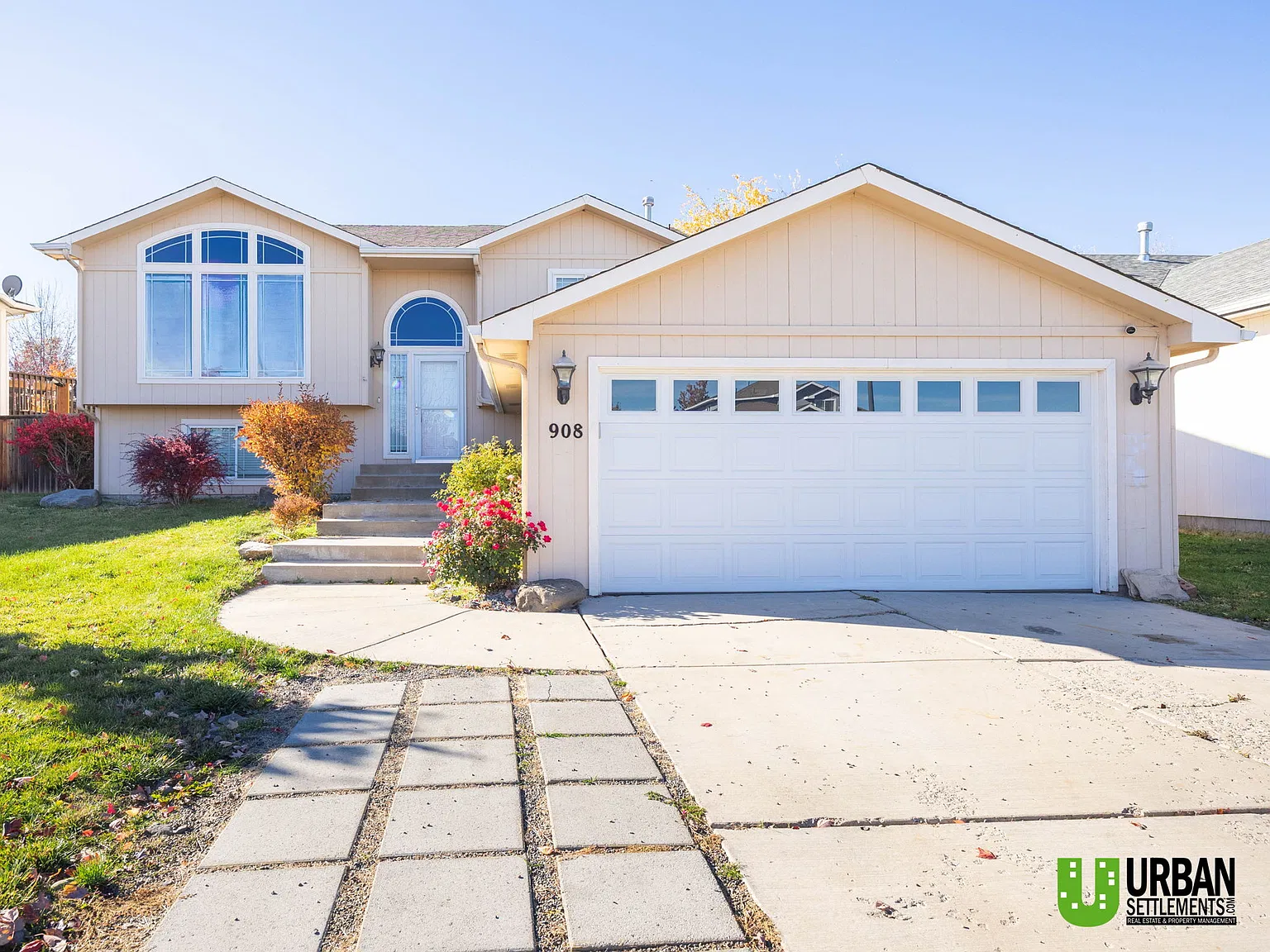 5 bed, 1834 sqft, $2,400 — Photo 3