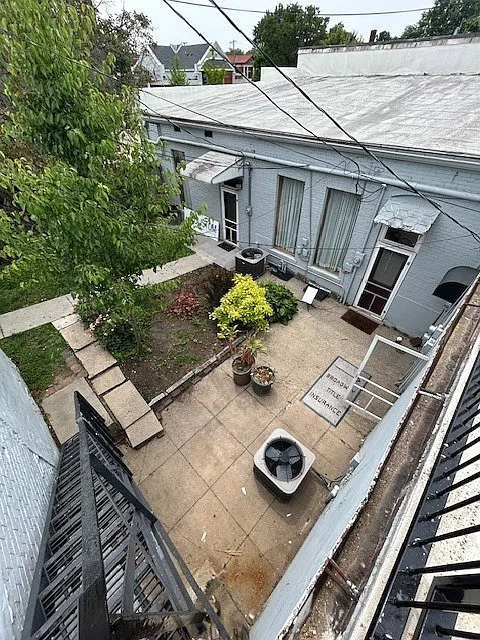 226.5 West Broadway - 1 — Photo 4