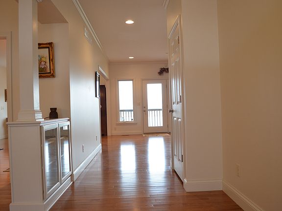 5-Entrance Foyer