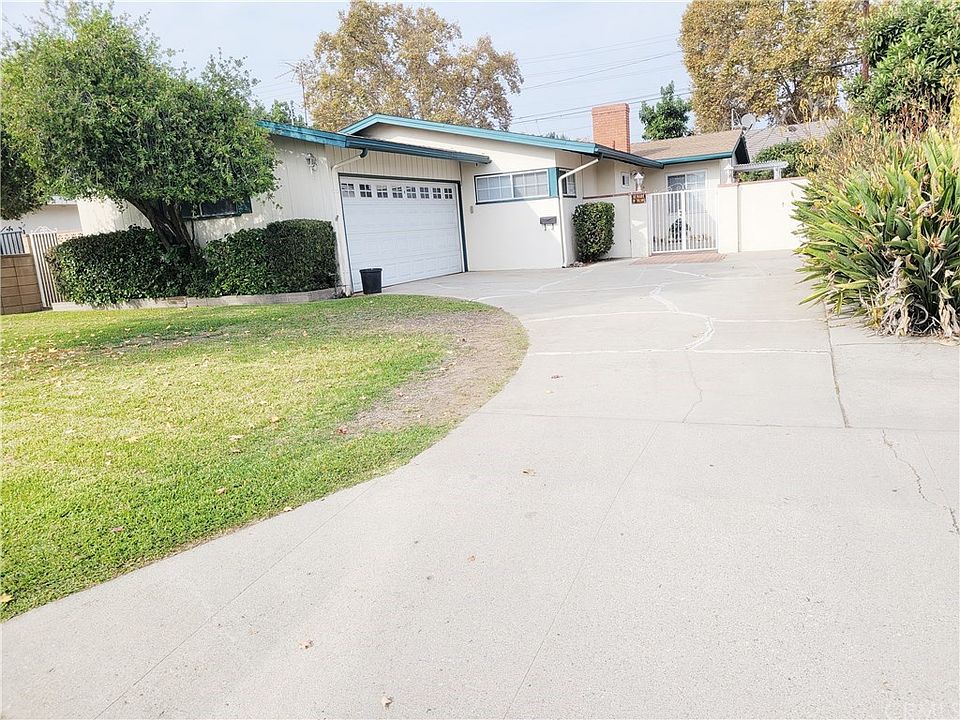 1st image of 10043 Lynrose St