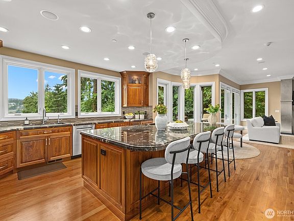 5th image of 6434 E Mercer Way