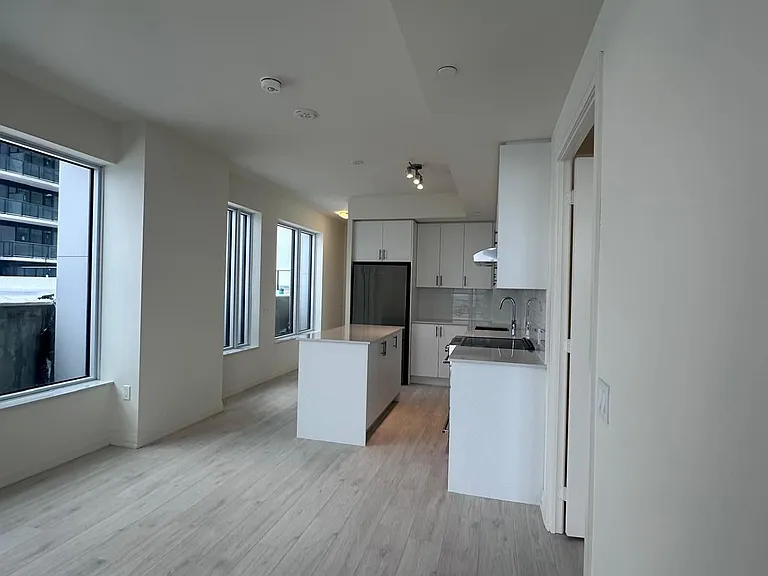 8960 Jane St #709 — Photo 11