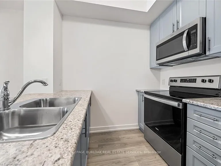 460 Dundas St E #230 — Photo 11
