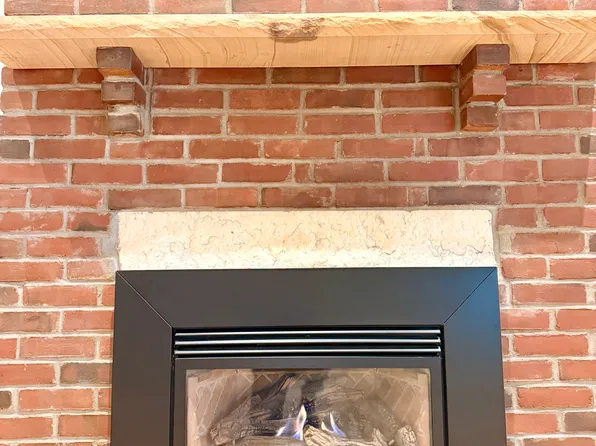 56 Huron Street image 12 of 21