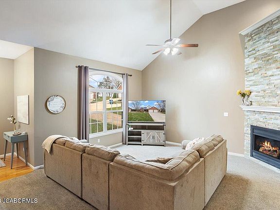 2nd image of 6909 Stonebridge Park Dr