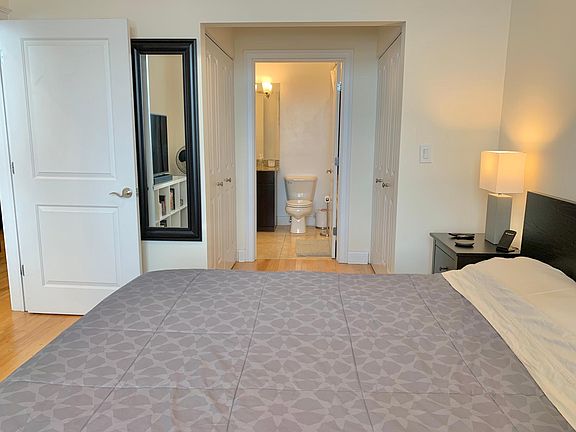 5th image of 918 W Belmont Ave APT 401
