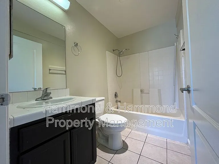6916 Agnes Ave #4 — Photo 13